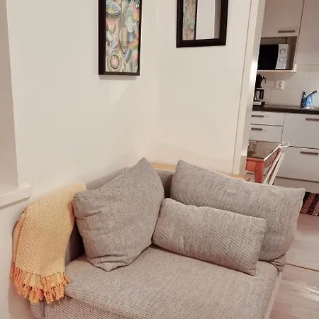 Porin Karhu, Away In Center, Free Parking